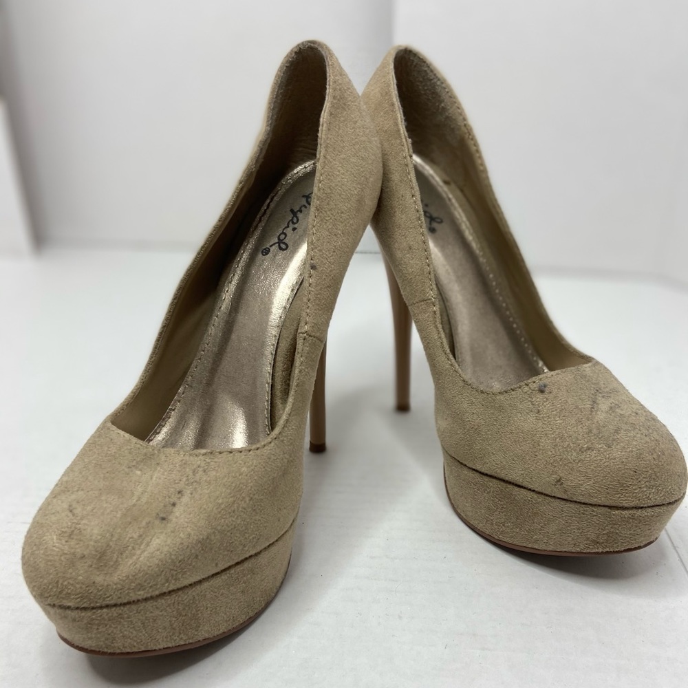 Tan heel
